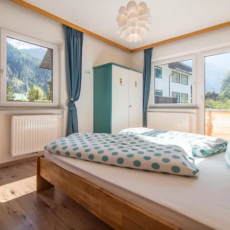 Regenbogenhaus מאיירהופן