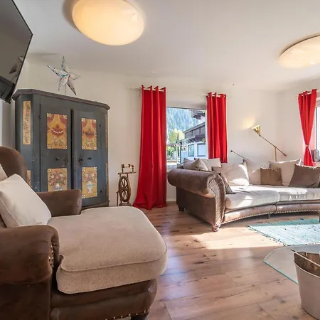 Dom wakacyjny Regenbogenhaus Mayrhofen