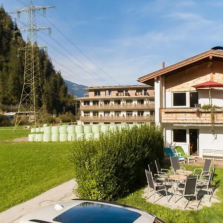 Regenbogenhaus מאיירהופן