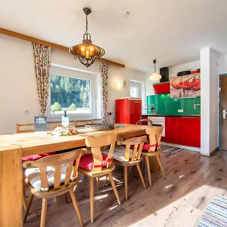 Regenbogenhaus Holiday home Mayrhofen